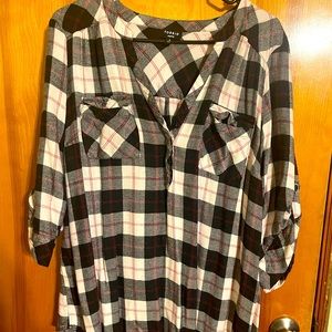 Torrid size 2 Black/White Plaid Harper Rayon Slub Pullover 3/4 Sleeve Blouse